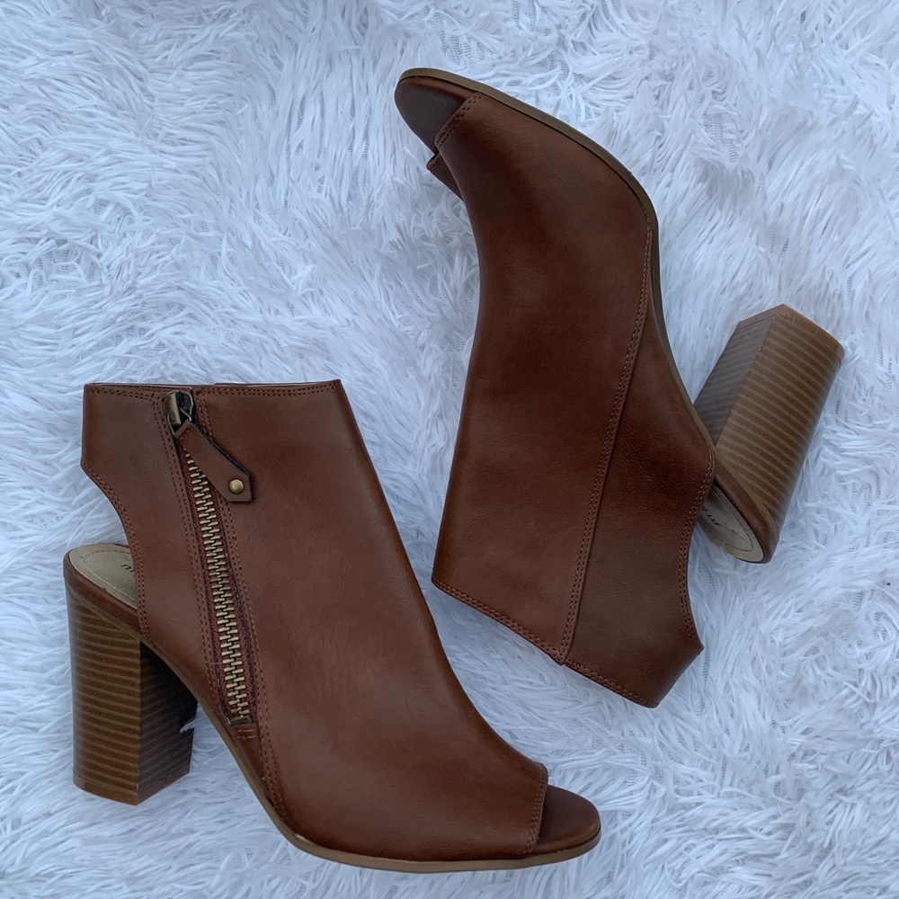 NWOT Madden Girl open toe booties luggage brown